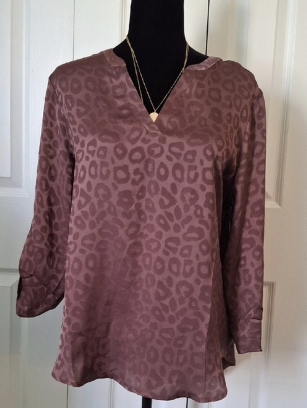 Womens Mauve Animal Print V-Neck Blouse